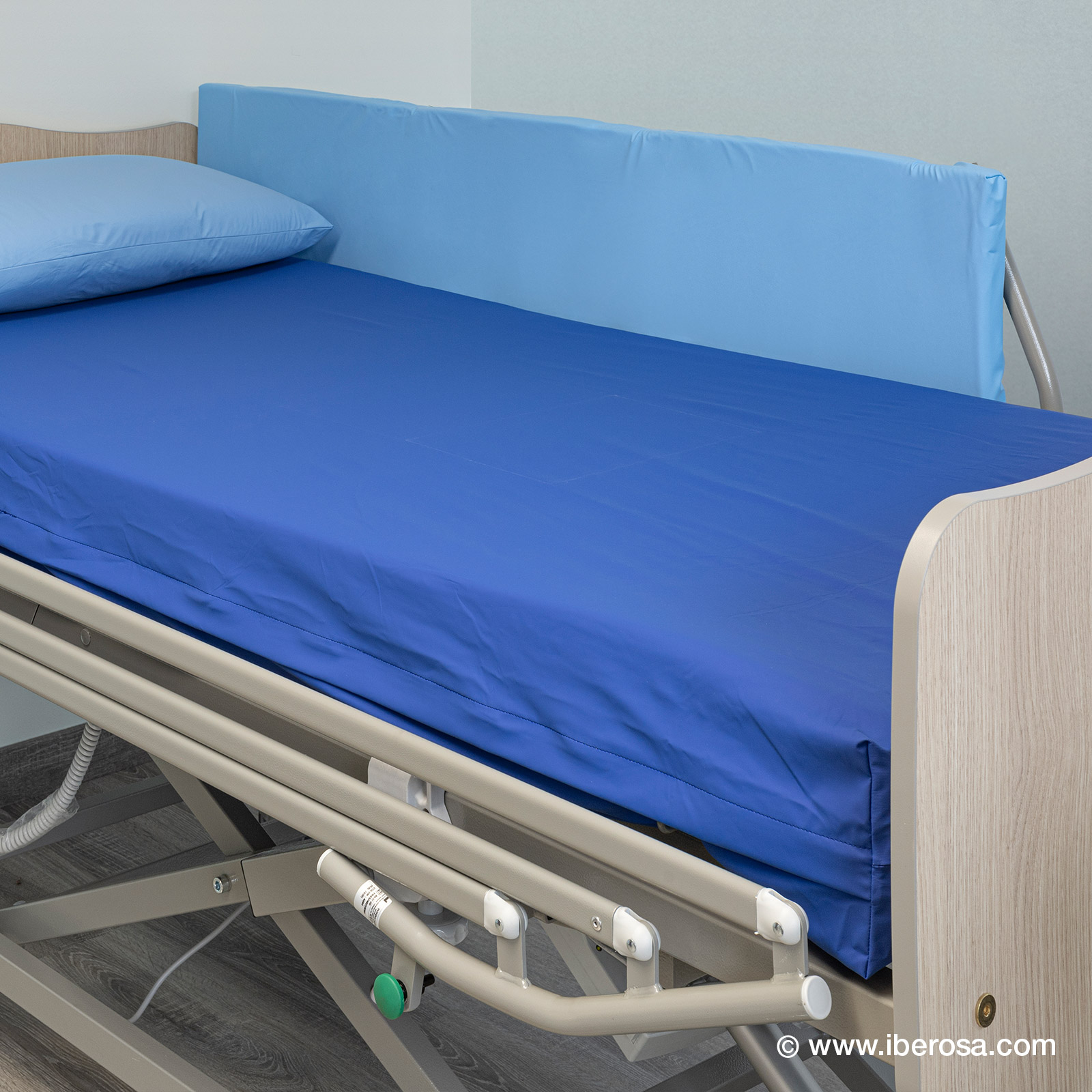 iberosa-textiles-rumbo-protector-barabdilla-cama-2