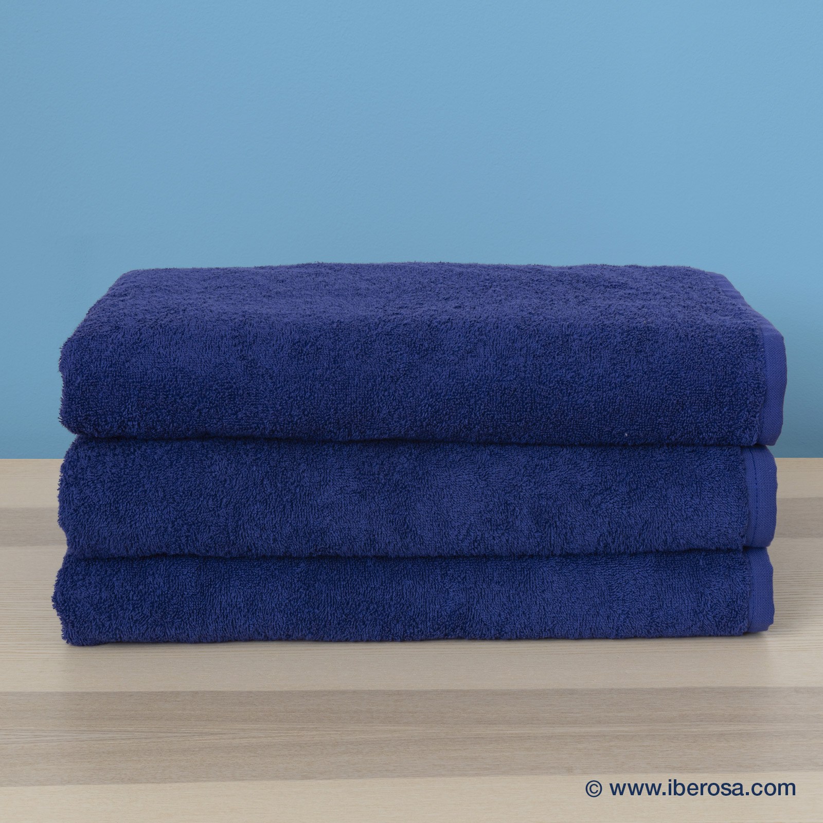 iberosa-textiles-rumbo-toalla-piscina-azul