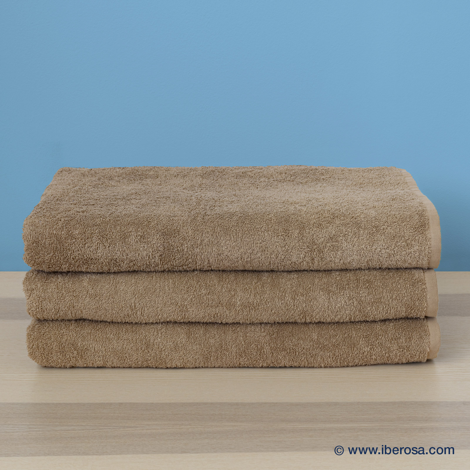iberosa-textiles-rumbo-toalla-piscina-beige